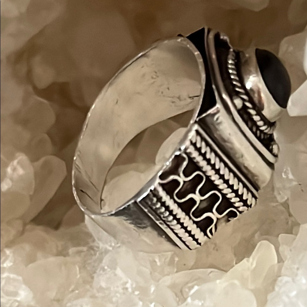 Silver and Red Ring with Central Stone - Picture 5 of 9